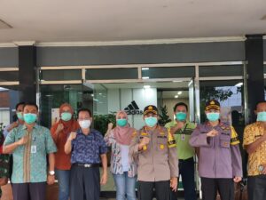 Kapolres Serang Sosialisasi Pencegahan Covid-19 Di PT Nikomas Dan PWI, Didampingi Muspika