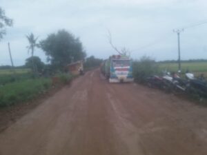 Ceceran Tanah Dari Galian Menuju Lokasi Timbunan Pegadingan Timbulkan Laka Lantas