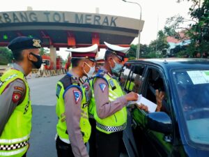 Polisi Putarbalikan 11 Unit Kendaraan Di Pintu Tol Merak, Yang Coba Mudik