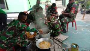 Koramil 07/Kresek Kodim 0510/Tigaraksa Adakan Dapur Umum Percepatan Penanganan Covid 19