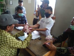 DESA TANJAKAN MEKAR PEMBAGIAN BLT(Bantuan Langsung Tunai)