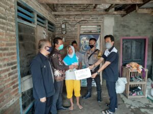 Door To Door, Pemdes Onyam Salurkan BLT Desa Tahap Pertama Sebanyak 213 KK