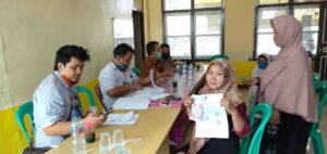 281 KK Masyarakat Desa Cijeruk Terima Penyaluran Program Bantuan BST Tahap 2 Pusat.