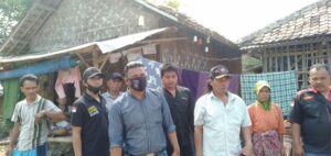 *ORMAS BPPKB DPAC KECAMATAN MEKAR BARU KUNJUNGI WARGA JENGGOT YANG RUMAH NYA ROBOH*