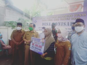 Pemdes Boni sari Salurkan 185 KK,BLT-DD Tahap 1