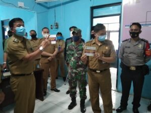 Pencairan BST Gelombang ke Dua “Pemdes Sukanagara Salurkan 334 KK Berupa Buku Dan ATM