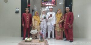 Rekan Media Hadiri Pesta Pernikahan Anak Asmawi Gondrong Dari Majalah postbanten