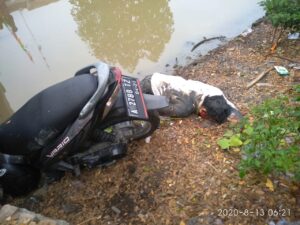 Diduga Mengantuk Nyawa Seorang Pria Melayang dipinggir Sungai.