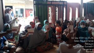 AH, Suami Saya Hanya Seorang Tukang Parkir Di Pasar Anyar