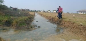 Warga Desa Jenggot Protes Proyek pengurugan lahan sisakan kubangan,