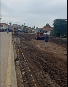 Pelebaran Ruas Jalan Pakupatan-Boru dan Pelebaran Ruas Jalan Pakupatan-Palima Disoal.