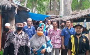 Pulau Cangkir, Obyek Wisata Pantai di Kronjo Dibanjiri Wisatawan