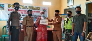 Pemerintah Desa Tanara Ikuti Prokes Dalam penyaluran BLT