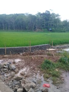 Pengerjaan Proyek TPT Situ Bangrem di Soal LSM garda Banten