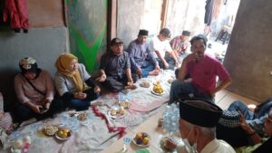 Keluarga Besar Cemara Sehati Taziah kerumah Almarhum Alim Bin Iing