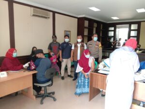 Ratusan Warga Tanjung Burung Antusias Ikut Divaksin Merdeka