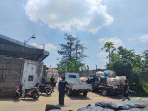 Diduga Sebuah Pabrik Pengolahan Limbah Plastik Mencemari Lingkungan