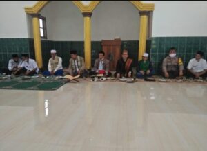 Bhabinkantibmas Polsek Cikedal Jalin Silaturahmi dengan MUI Kecamatan Cikedal