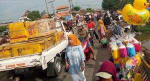 Tidak Maksimal nya Sistem Pengelolaan Pasar Desa Jenggot, Khawatir Picu Kemacetan