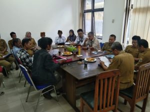 Terungkap Dalam Audensi ,kades Cikadu kapok Soal  Transfer keuangan Desa.