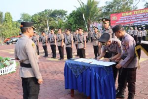 Kapolres Lebak Pimpin Upacara Sertijab Wakapolres dan 3 PJU  Lima Kapolsek Jajaran.