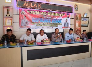 Masyarakat Desa Selaraja kecamatan Warung Gunung Mengapresiasi Jum’at Curhat  Polres Lebak.