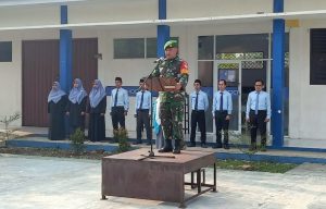 Jadi Irup, Babinsa Koramil 0602-13/Padarincang Minta Siswa Hormati Guru