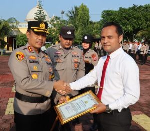 Apresiasi Kinerja Kapolres Lebak, Berikan Penghargaan Kepada Personil Satreskrim Yang Berprestasi.