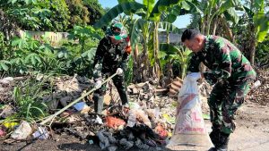 Atasi Bencana Alam, Koramil 0602-06/Kramatwatu Bersihkan Sampah dan Penghijauan