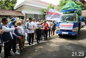 Al Muktabar Lepas Pendistribusian Bantuan Susu UHT dan Telur