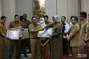 Pj. Gubernur Banten Al Muktabar Serahkan DIPA dan TKD Tahun Anggaran 2024