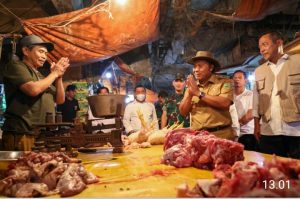Pj Gubernur Banten Al Muktabar Sidak Barang dan Harga Pasar Induk Rau