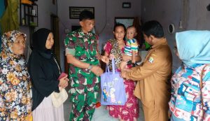 Cegah Stunting, Babinsa Koramil 0602-01/Kota Serang Berikan Gizi Tambahan Bagi Balita