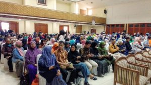 Upaya Bersaing di Pasar Global, Ratusan Pengelola IKM Terima Sertifikat HAKI dan HALAL