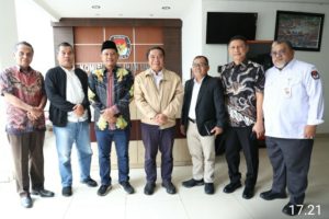 Pj. Gubernur Banten Al Muktabar Kunjungi KPU Bahas Perkembangan Persiapan Pemilu