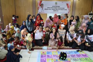 Cegah Stunting, Pj. Gubernur Banten Al Muktabar Berikan Balita Tablet Vitamin A