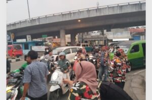 Tebar Kebaikan di Bulan Suci Ramadhan, Impi Marcab Tangerang dan Kecamatan Balaraja Bagikan Ratusan Takjil.