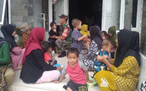 Babinsa Koramil 0602-05/Cipocok Jaya Dampingi Kader Posyandu Atasi Stunting