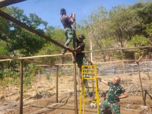 Satgas Yonkav 6/Naga Karimata Bangun RTLH di Perbatasan RI-RDTL