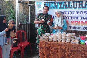 Babinsa Koramil 0602-18/Kragilan dan Bidan Desa Berikan PMT Bagi Balita
