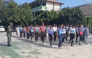 Tingkatkan Disiplin, Koramil 0602-19/Cikande Berikan Pelatihan PBB di SMK Insan Mulya