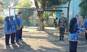 Babinsa Koramil 0602-06/Kramatwatu Komandan Upacara Apel Kesadaran Nasional