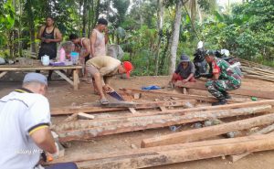 Babinsa Koramil 0602-09/Cikeusal Bersama Warga Adakan Kegiatan Kemanusiaan