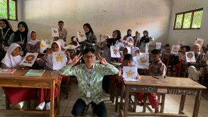 Kreatifitas Siswa SDN Kadumaneuh Sulap Kacang Hijau dan Beras Jadi Karya Seni