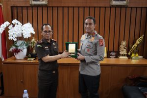 Awali Tugas, Kapolda Banten Kunjungi Kajati Banten