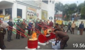Kajari Kabupaten Bandung Musnahkan Barang Bukti dan Rampasan yang Miliki Kekuatan Hukum