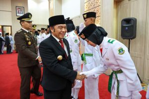 Pj. Gubernur Al Muktabar Kukuhkan Paskibraka Provinsi Banten Tahun 2024