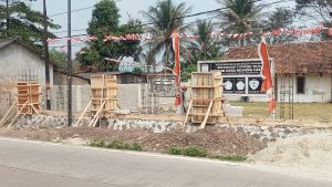 Pemerintah Desa Bojong Catang Bangun Pagar Kantor