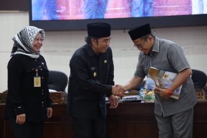 Al Muktabar Sampaikan Nota Pengantar Raperda Perubahan APBD TA 2024