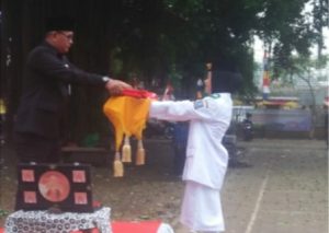 Penurunan Bendera Merah Putih, Sekmat Petir Jadi Inspektur Upacara